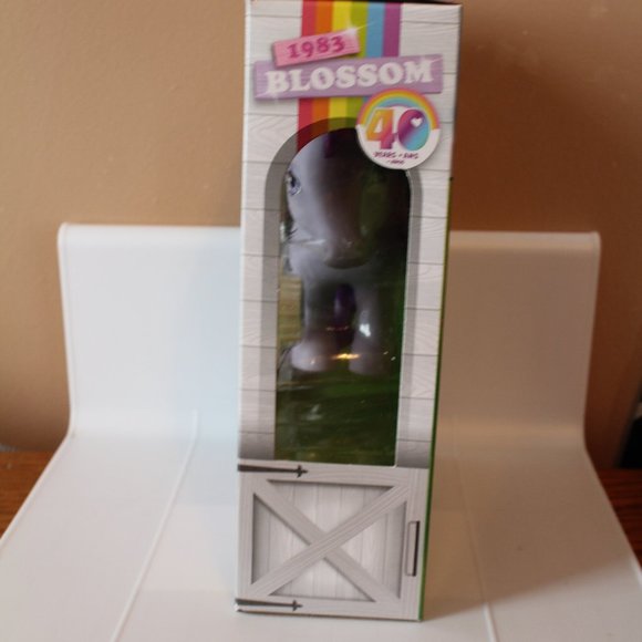 My Little Pony 40th Ann Blossom Pony - Picture 2 of 3